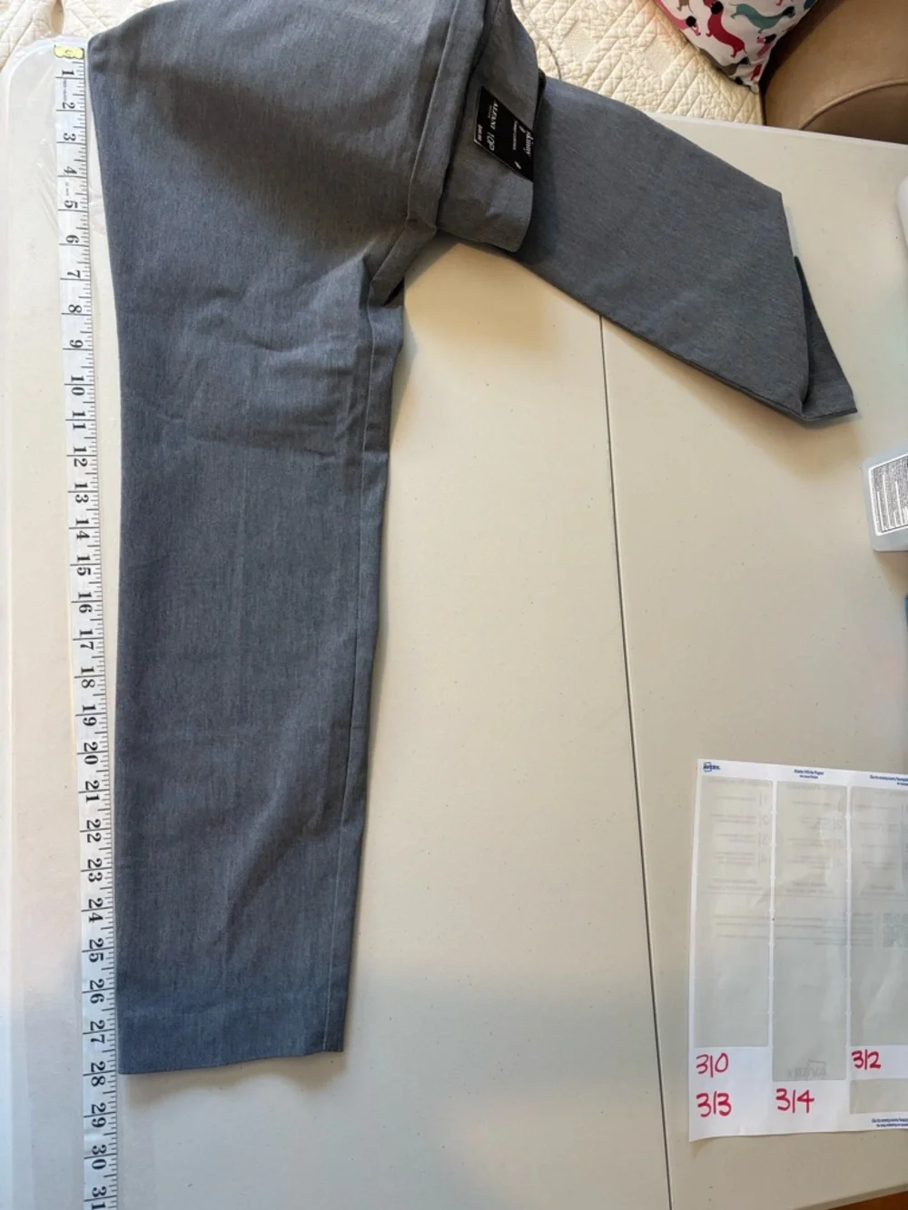 Alfani Gray Grey Size 10P Cropped Dress Pants Office Romantic Pull On Tummy NWT - Picture 7 of 7